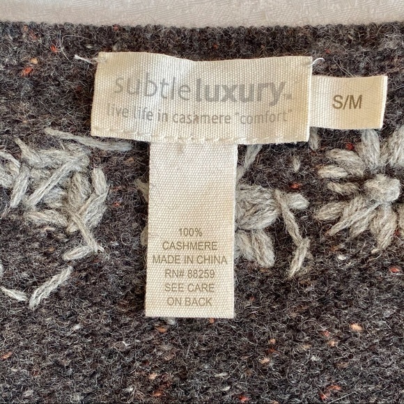 Subtle Luxury Cashmere Embellished V-Neck … - Picture 10 of 11